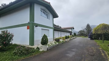 Junior Duplex | Exterior