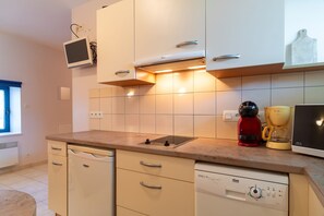 Kühlschrank, Mikrowelle, Geschirrspüler