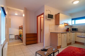 Kühlschrank, Mikrowelle, Geschirrspüler