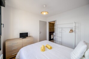 Iron/ironing board, free WiFi, bed sheets - L'appartement La Coursive - vue mer (Erquy)