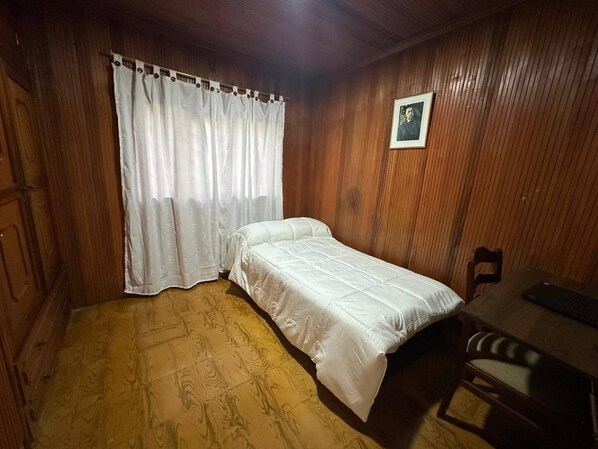 House, 1 Bedroom, Balcony