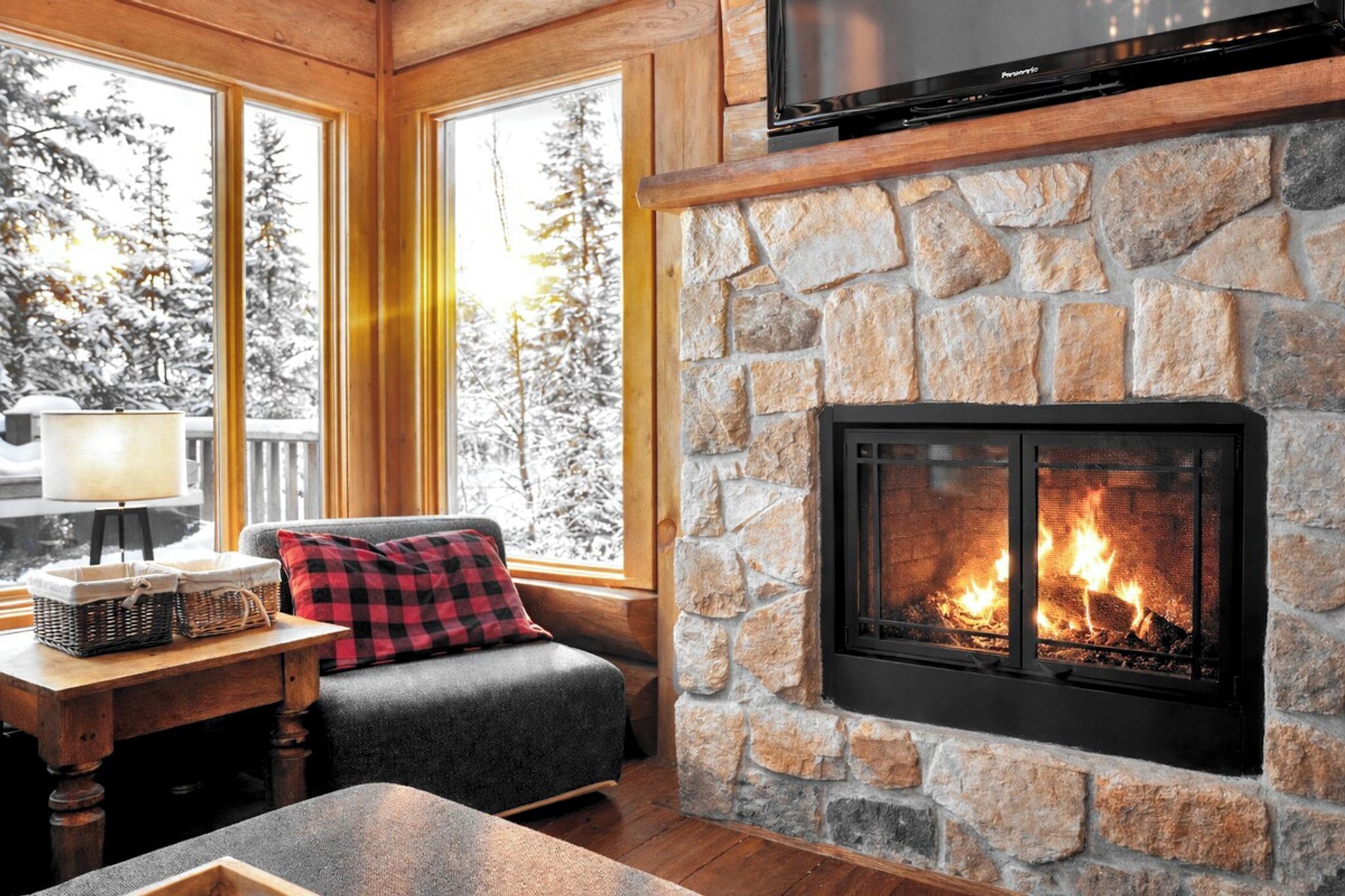 Smart TV, fireplace