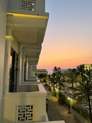 Deluxe Double Room, Pool View | Property grounds