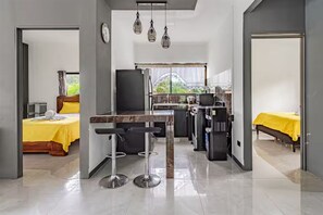 4 Schlafzimmer, Bügeleisen/Bügelbrett, WLAN, Bettwäsche