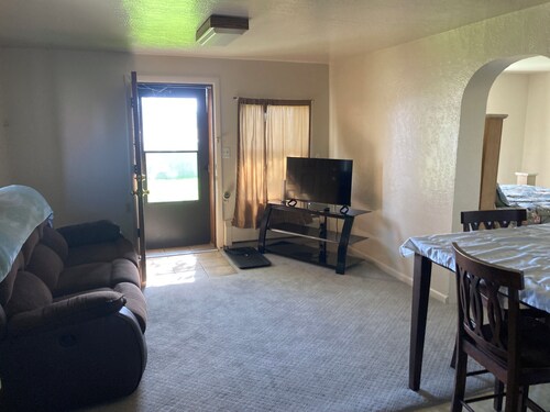 Peaceful country appeal 1-bedroom apartment next to Splashland