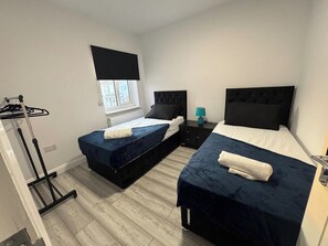 Iron/ironing board, Internet, bed sheets - Cozy 2 Bed Flat In Bedford (Bedford)
