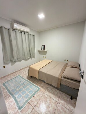 2 bedrooms, WiFi, bed sheets - Cozy house in Angra dos Reis near the beach. (Angra dos Reis)