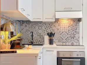 Fridge, oven, stovetop, dishwasher - Flatsharing - Campanini Ivory (Milan)