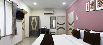 Classic With Twin Bedrm Guest Home