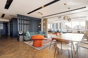 Interior - 1 Min Walk to Wembley Stadium, Sleeps 10, Gym | Luxury Apartment (London)