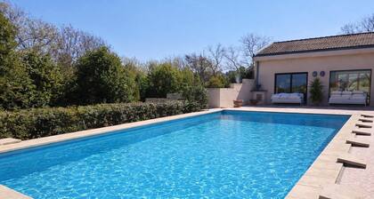 Elegant Villa With Pool