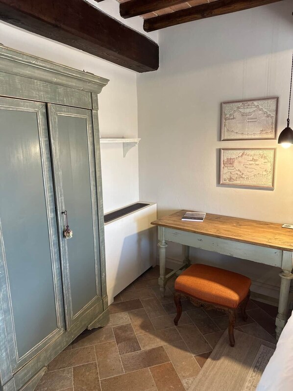 Interior - Large Penthouse with one Bedroom and Panoramic Views (Todi)