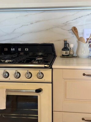 Private kitchen - Large Penthouse with one Bedroom and Panoramic Views (Todi)