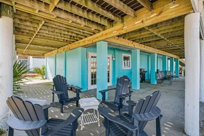 Terrace/patio - The Salty Spritz, Navarre Beach (Navarre)