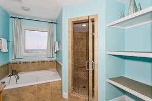 Hair dryer, towels - The Salty Spritz, Navarre Beach (Navarre)