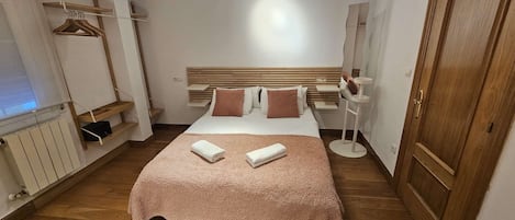 Standard Apartment, Patio, Courtyard View