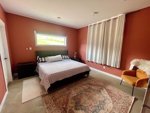 3 bedrooms, desk, iron/ironing board, travel crib - Qu’Appelle Valley Farm House (Fairy Hill)