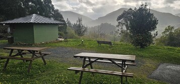 Apartamento familiar, vistas al jardín | Restaurante al aire libre