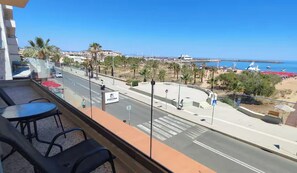 Property grounds - 2-bedroom seafront apartment in Rethymno city center - 50m from the beach! (Rethymno)