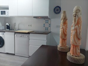 Family Quadruple Room, Kitchen | Private kitchen - El Rincon de San Fermin (Zizur Mayor)