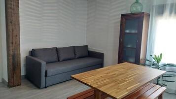 Family Quadruple Room, Kitchen | Ruang tamu