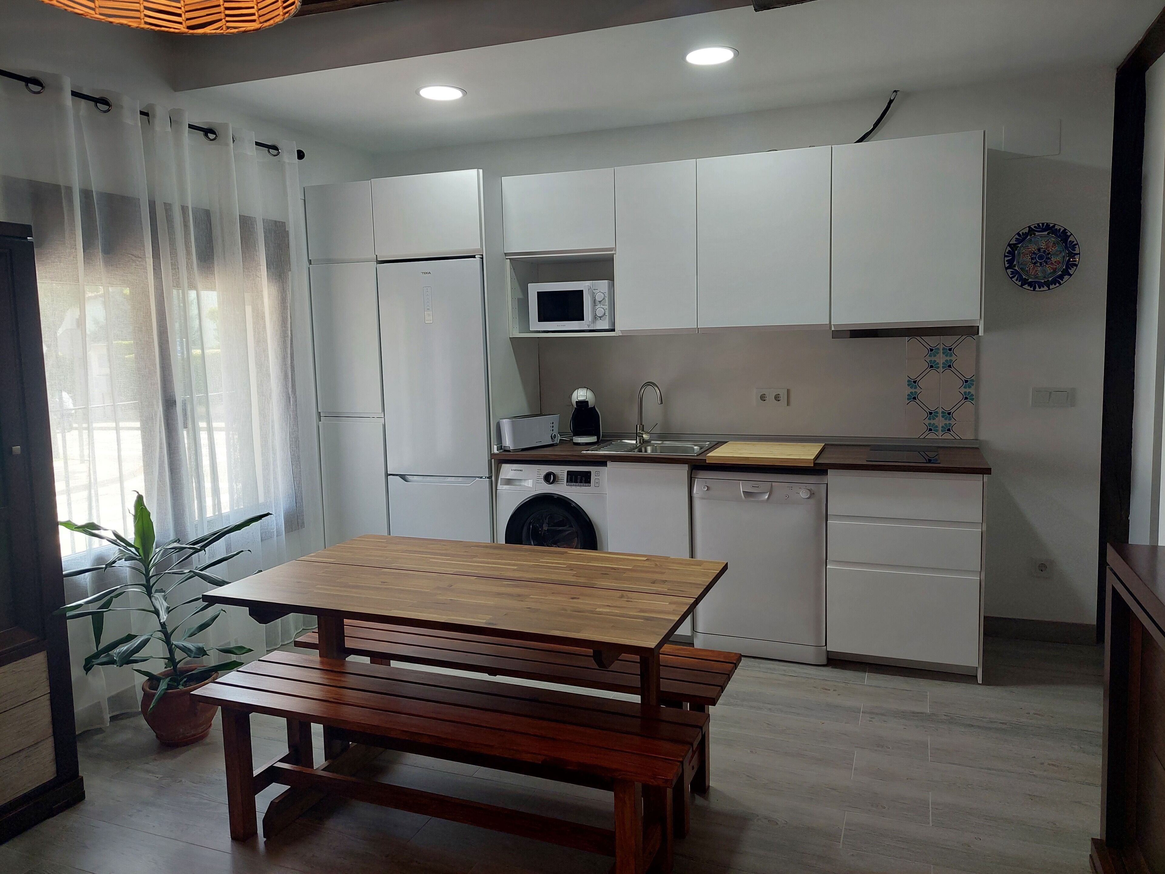 Family Quadruple Room, Kitchen A | Aire de séjour