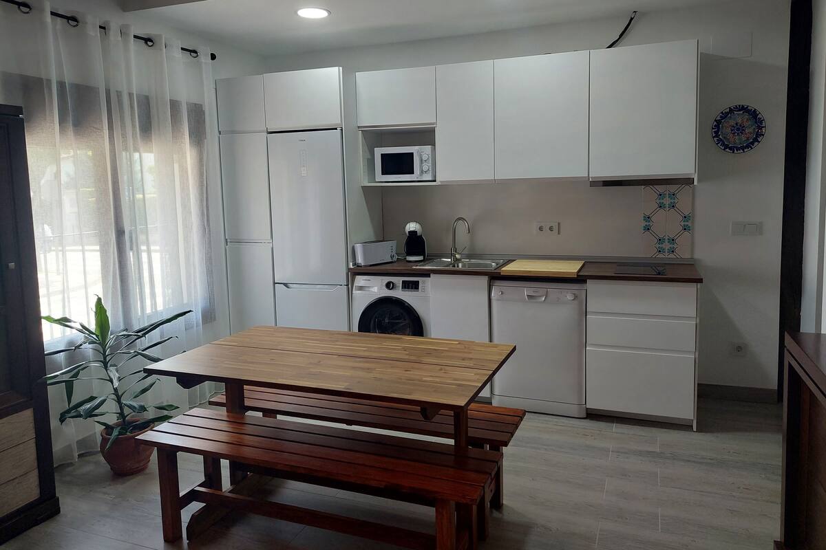 Family Quadruple Room, Kitchen A | 起居區