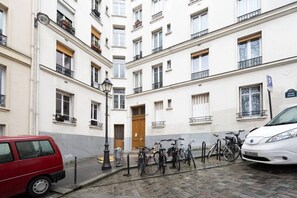 Exterior - Charming Apartment Near Buttes‑Chaumont and Belleville (París)