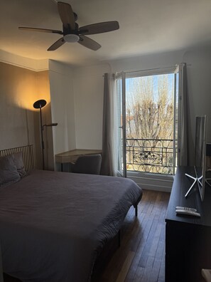 1 dormitorio, tabla de planchar con plancha, wifi gratis y ropa de cama