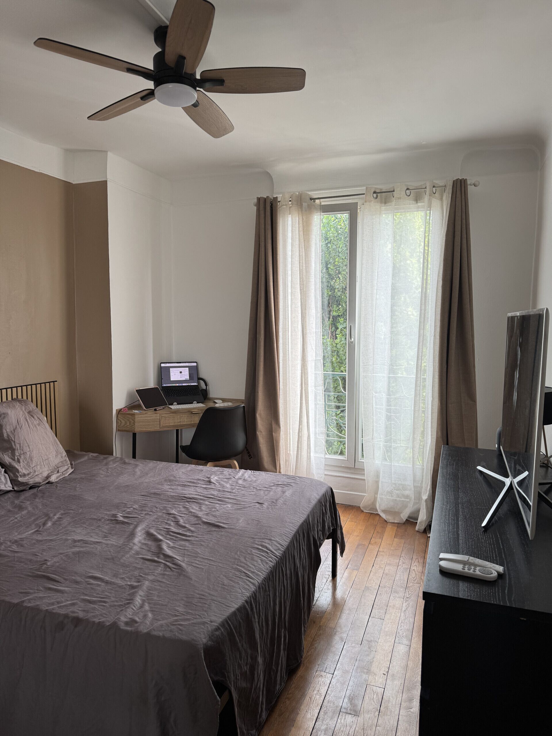 1 chambre, fer et planche à repasser, Wi-Fi gratuit, draps fournis