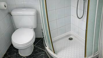 Douche, serviettes fournies