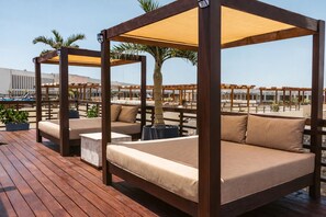 Terrace/patio - Iconic Rooftop Pool in Aldea Thai steps from beach (Playa del Carmen)