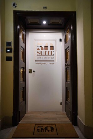 Interior - 50 Suite B&B (Naples)