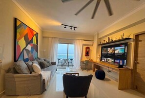 Living area - Ocean View Modern Condo w/ Picuzzi Santo Domingo (Santo Domingo)