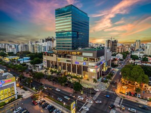 Exterior - Ocean View Modern Condo w/ Picuzzi Santo Domingo (Santo Domingo)