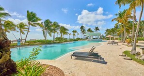 Pool - Beachfront  Pool and Marina View Private Terrace (Punta Cana)