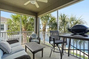 Property grounds - Lakefront Luxury + Stunning Naples Sunsets (Naples)