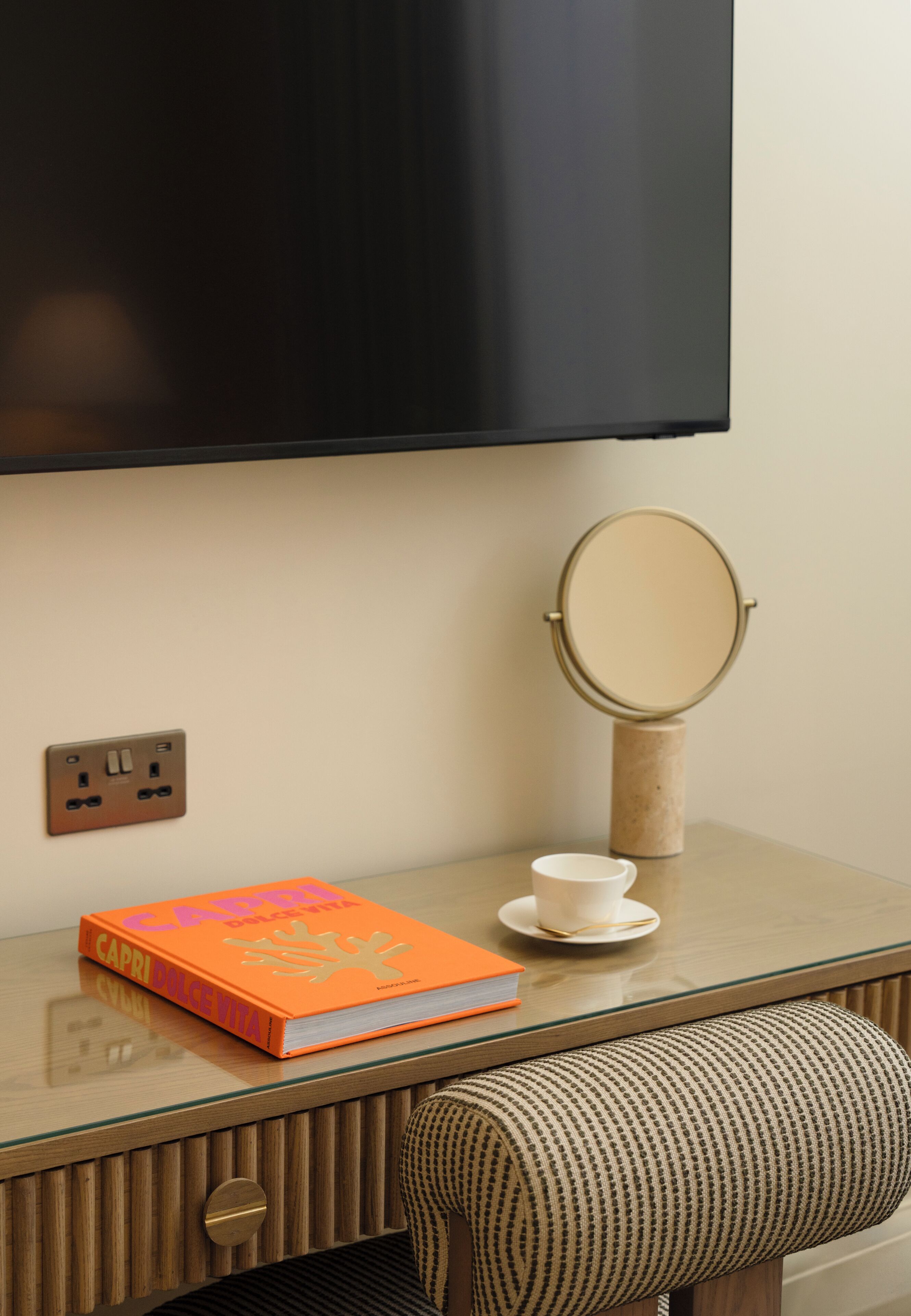 Room (Cosy Inland) | In-room safe, desk, iron/ironing board, free WiFi