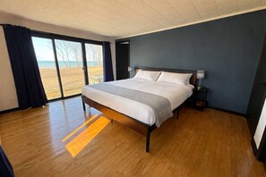 3 bedrooms, desk, travel crib, free WiFi