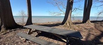 King Lakefront Retreat on 7.5 Acres Near Wineries