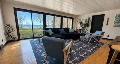 King Lakefront Retreat on 7.5 Acres Near Wineries
