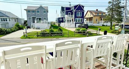 The Tinker Bell at Moody Beach- Turtle Unit 2 BR’s with partial ocean views