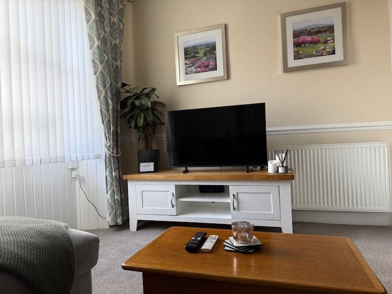 Stylish Leith Residence | Tram To Centre & Airport - Edinburgh