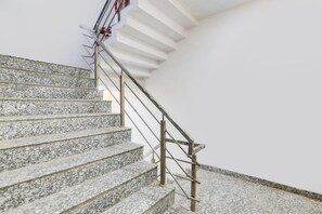 House | Reception - Super Collection O Quila Road (Lucknow)