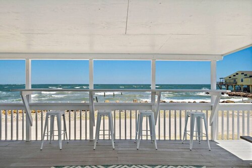 Beachfront Home with Breathtaking Ocean Views