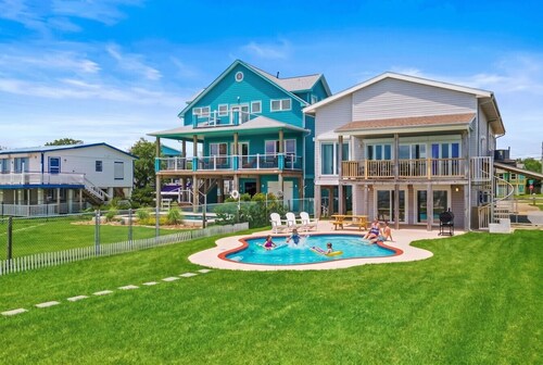Waterfront Bay Home with Pool & Private Pier