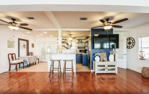 Cozy Beach Bungalow with Multiple Decks