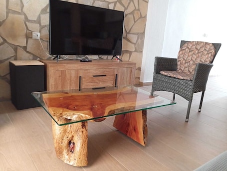Living area. La Casita is located in a village in the mountains of Cuenca. Pets are allowed.