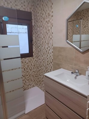 Unclassified image, 5 of 7, button