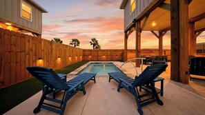 House (Multiple Bedrooms) | Interior - Still Waters & Yahwaves by Avantstay Sleeps 20, 2 Homes Private Pools + Putting Greens, Port Aransas Golf Cart Zone (Port Aransas)